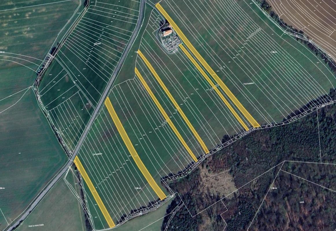 Predaj pozemku 20.175 m², Roštín, Zlínský kraj Predaj pozemku 20.175 m², Roštín, Zlínský kraj