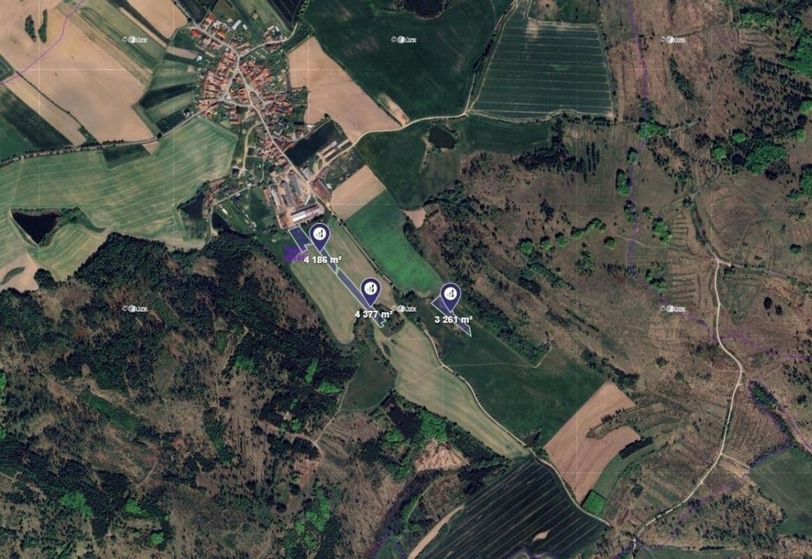 Predaj pozemku 11.824 m², Kadolec, Kraj Vysočina Predaj pozemku 11.824 m², Kadolec, Kraj Vysočina