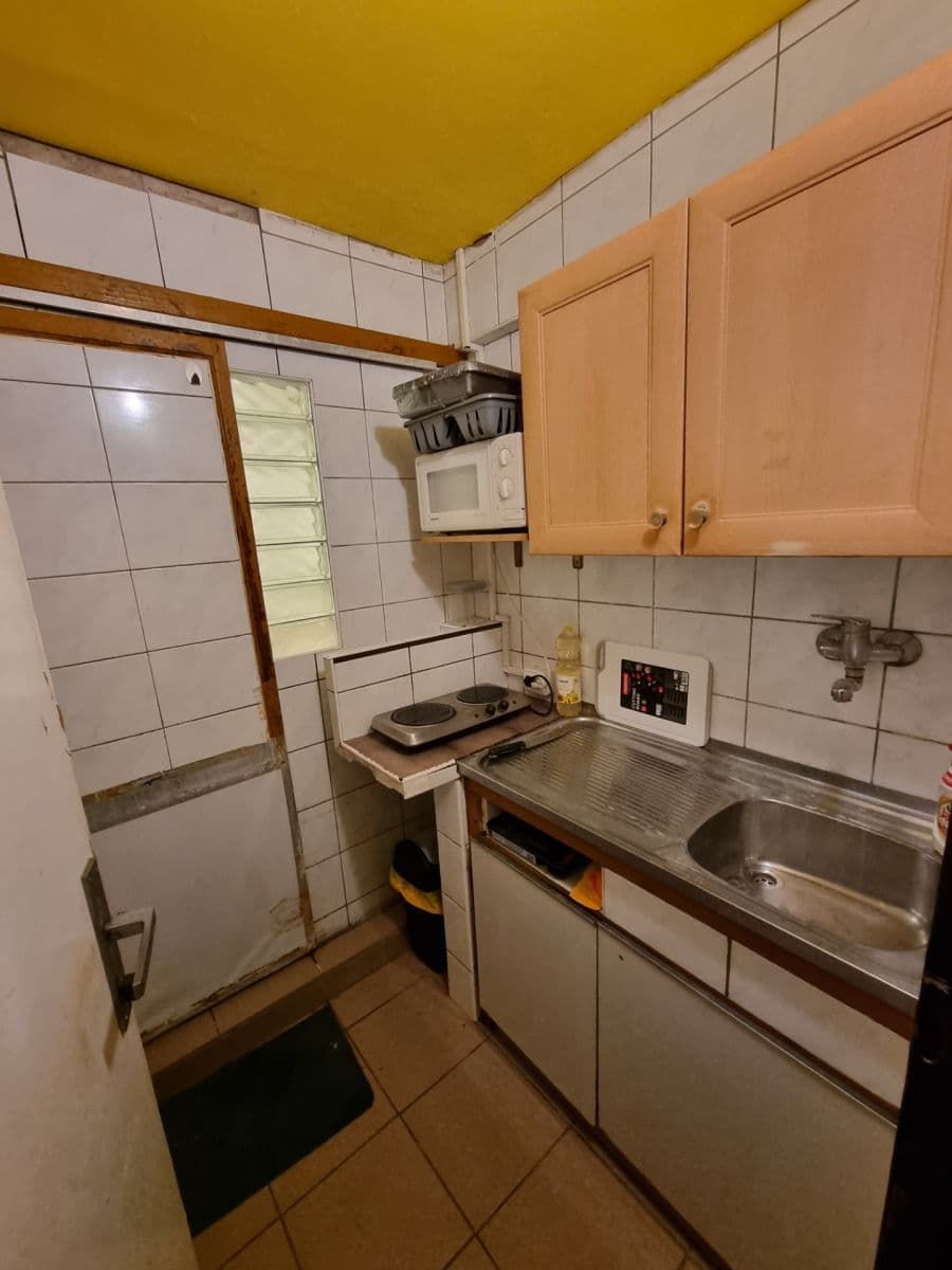 Prenájom bytu Garsoniéra 18 m², Na Hrázi, Praha, Praha Prenájom bytu Garsoniéra 18 m², Na Hrázi, Praha, Praha