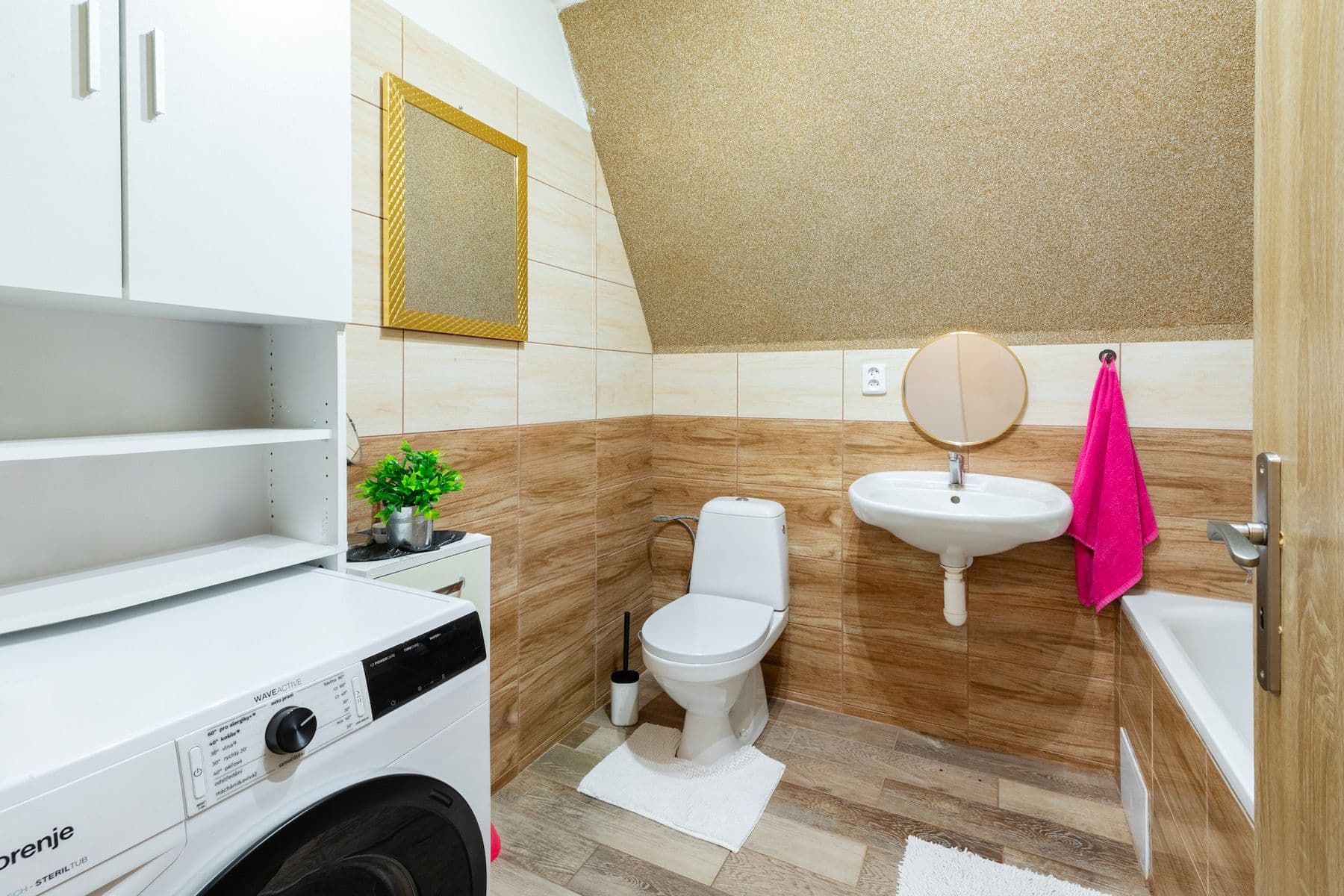 Predaj domu 297 m², pozemek 399 m², Pivovarská, Hostomice, Středočeský kraj Predaj domu 297 m², pozemek 399 m², Pivovarská, Hostomice, Středočeský kraj