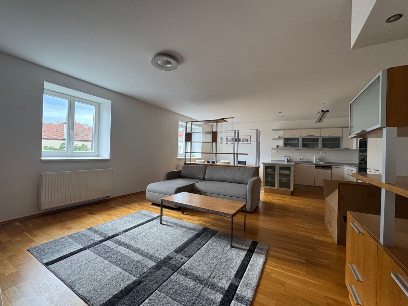 Prenájom bytu 3-izbový 105 m², Černomořská, Praha, Praha Prenájom bytu 3-izbový 105 m², Černomořská, Praha, Praha