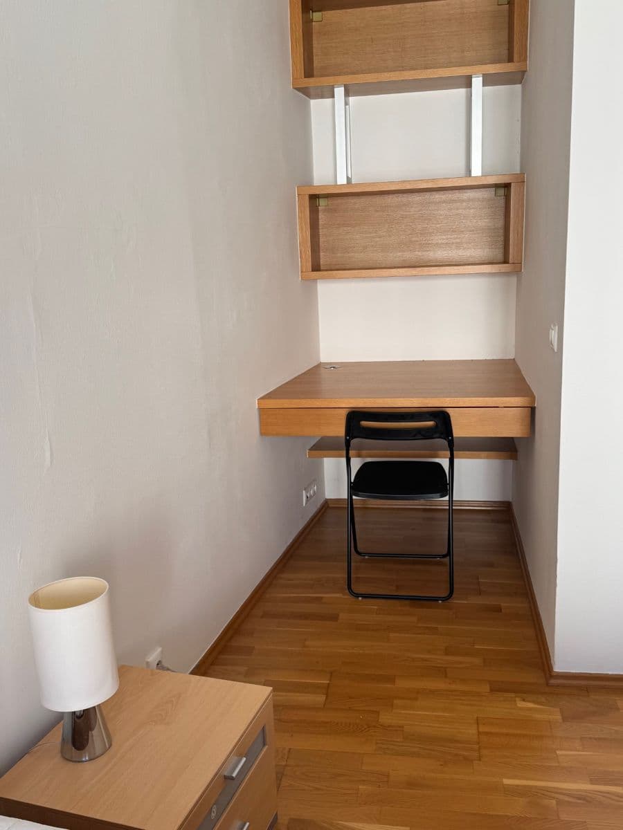 Prenájom bytu 3-izbový 105 m², Černomořská, Praha, Praha Prenájom bytu 3-izbový 105 m², Černomořská, Praha, Praha