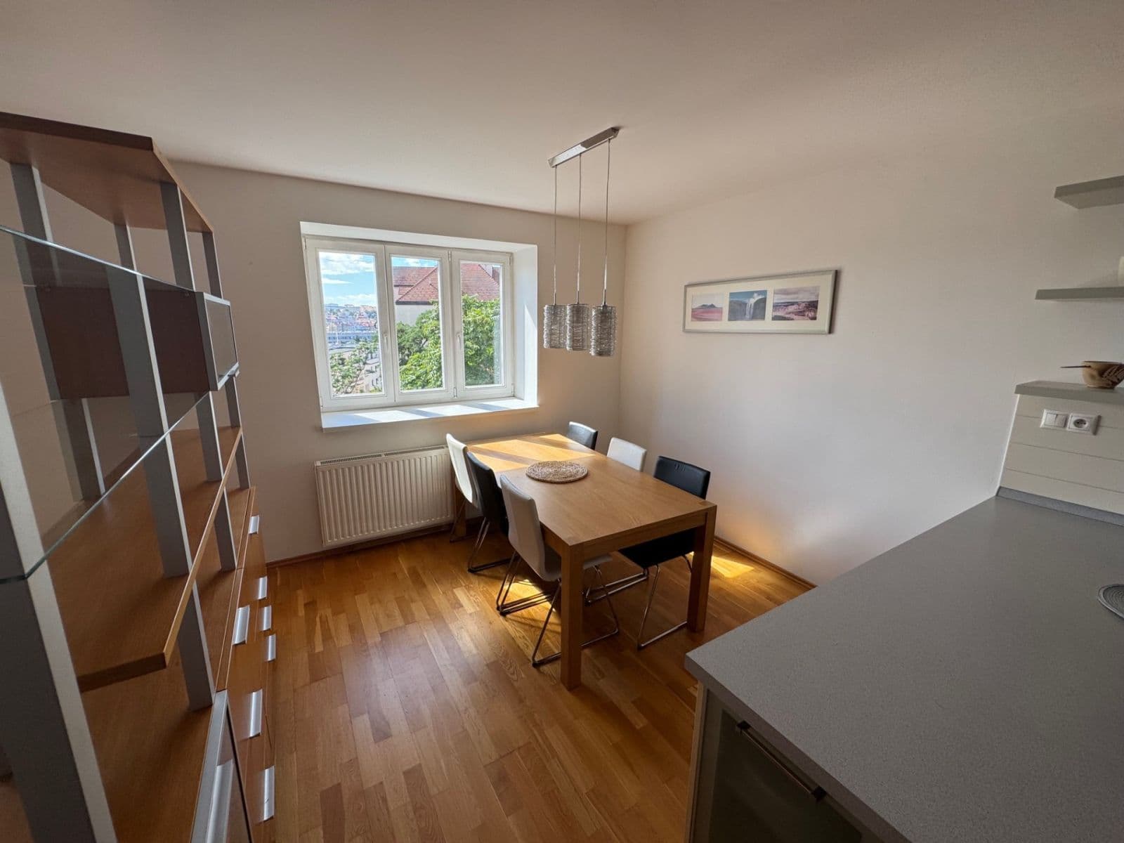 Prenájom bytu 3-izbový 105 m², Černomořská, Praha, Praha Prenájom bytu 3-izbový 105 m², Černomořská, Praha, Praha