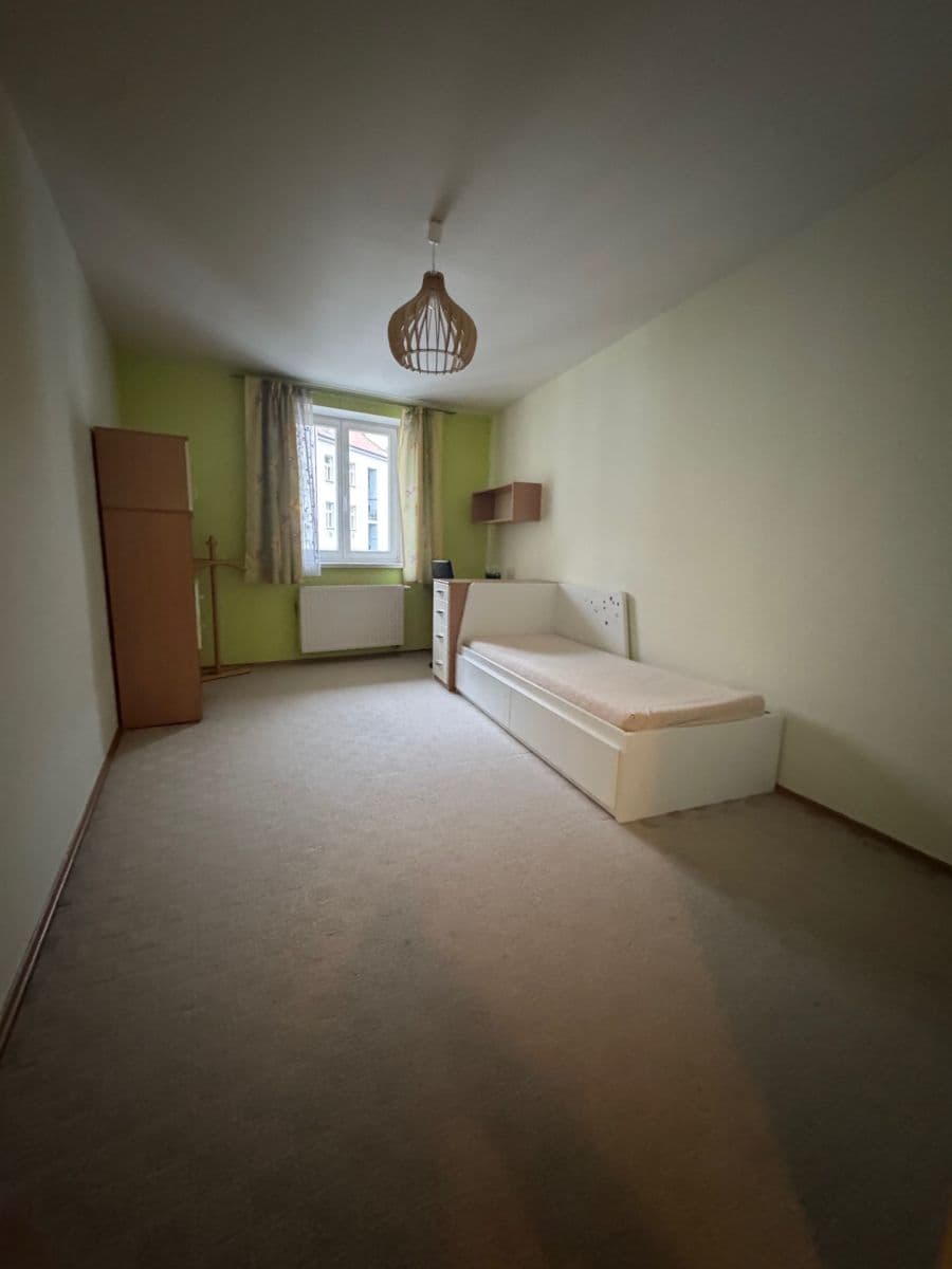 Prenájom bytu 3-izbový 105 m², Černomořská, Praha, Praha Prenájom bytu 3-izbový 105 m², Černomořská, Praha, Praha