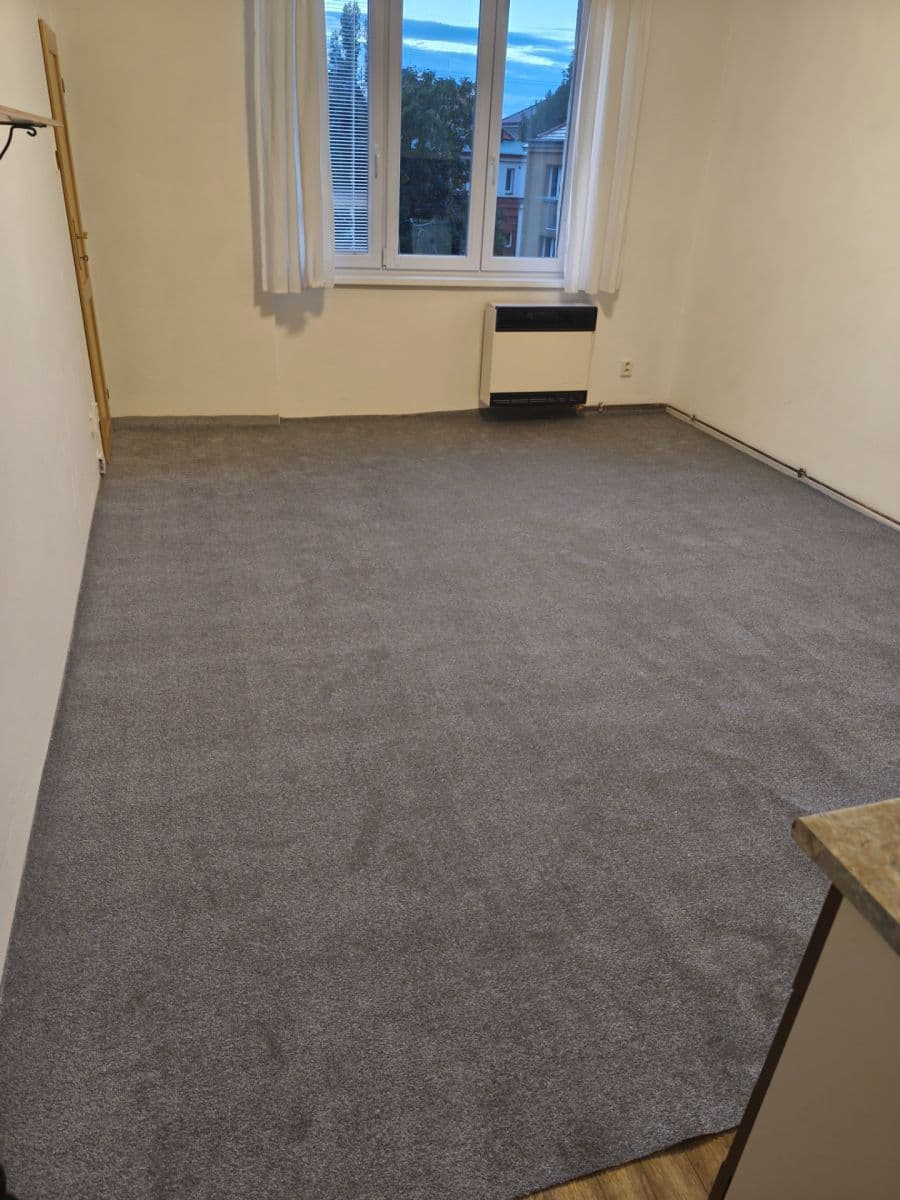Prenájom bytu Garsoniéra 27 m², Kbelská, Praha, Praha Prenájom bytu Garsoniéra 27 m², Kbelská, Praha, Praha