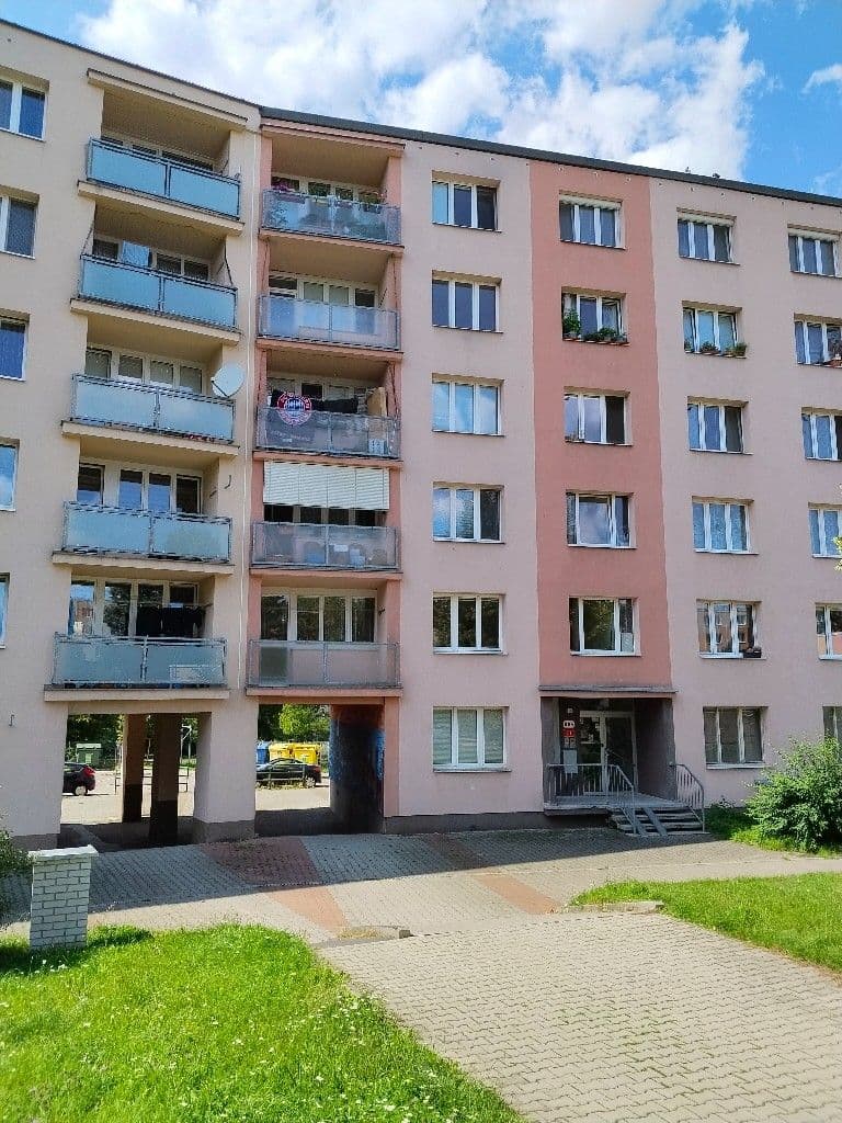 Prenájom bytu 4-izbový 77 m², Pod Vrchem, Plzeň, Plzeňský kraj Prenájom bytu 4-izbový 77 m², Pod Vrchem, Plzeň, Plzeňský kraj