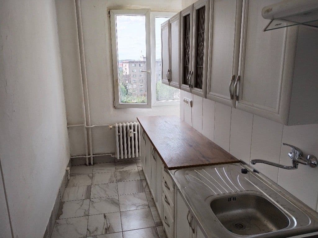 Prenájom bytu 4-izbový 77 m², Pod Vrchem, Plzeň, Plzeňský kraj Prenájom bytu 4-izbový 77 m², Pod Vrchem, Plzeň, Plzeňský kraj