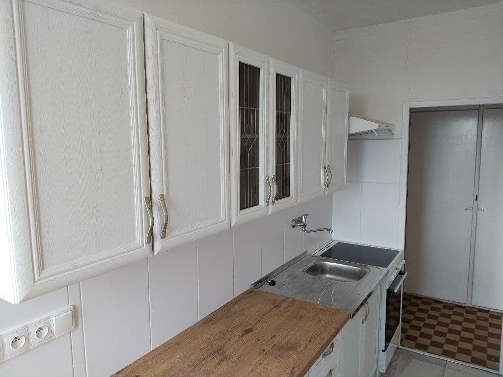 Prenájom bytu 4-izbový 77 m², Pod Vrchem, Plzeň, Plzeňský kraj Prenájom bytu 4-izbový 77 m², Pod Vrchem, Plzeň, Plzeňský kraj