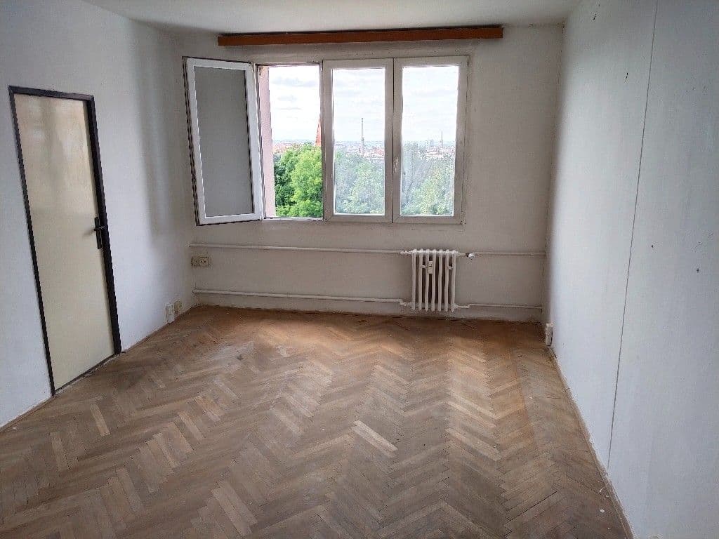 Prenájom bytu 4-izbový 77 m², Pod Vrchem, Plzeň, Plzeňský kraj Prenájom bytu 4-izbový 77 m², Pod Vrchem, Plzeň, Plzeňský kraj