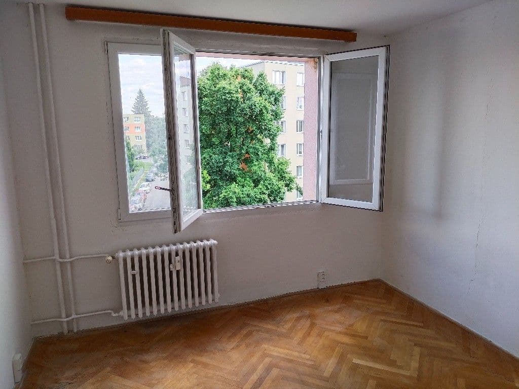 Prenájom bytu 4-izbový 77 m², Pod Vrchem, Plzeň, Plzeňský kraj Prenájom bytu 4-izbový 77 m², Pod Vrchem, Plzeň, Plzeňský kraj