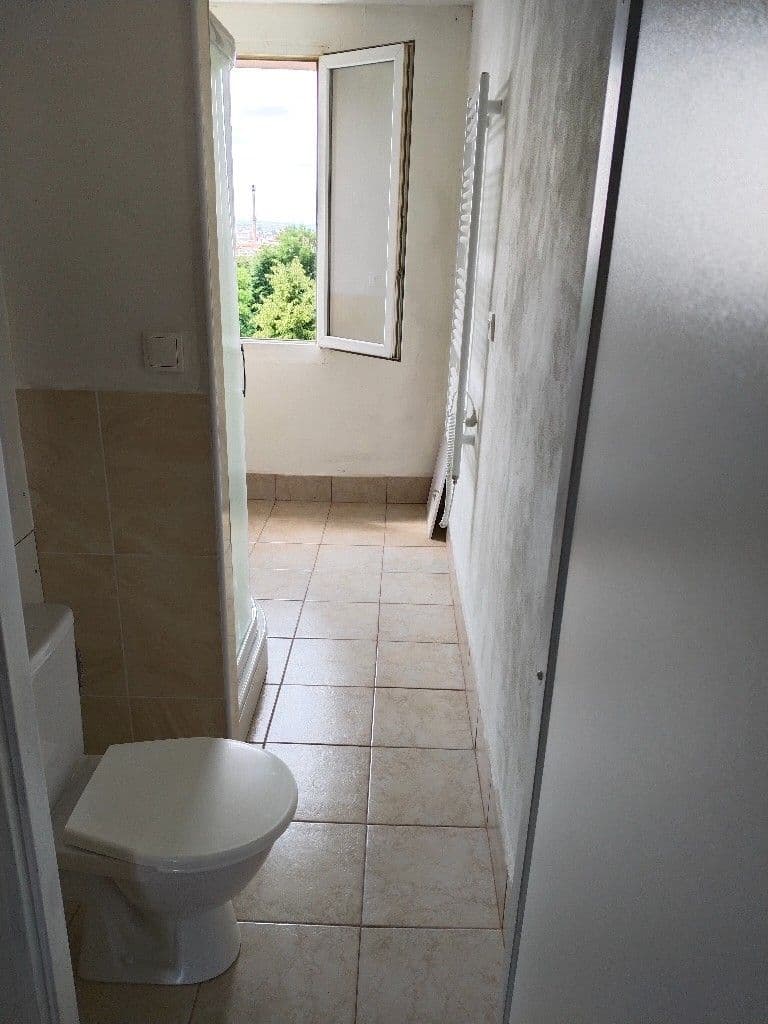 Prenájom bytu 4-izbový 77 m², Pod Vrchem, Plzeň, Plzeňský kraj Prenájom bytu 4-izbový 77 m², Pod Vrchem, Plzeň, Plzeňský kraj
