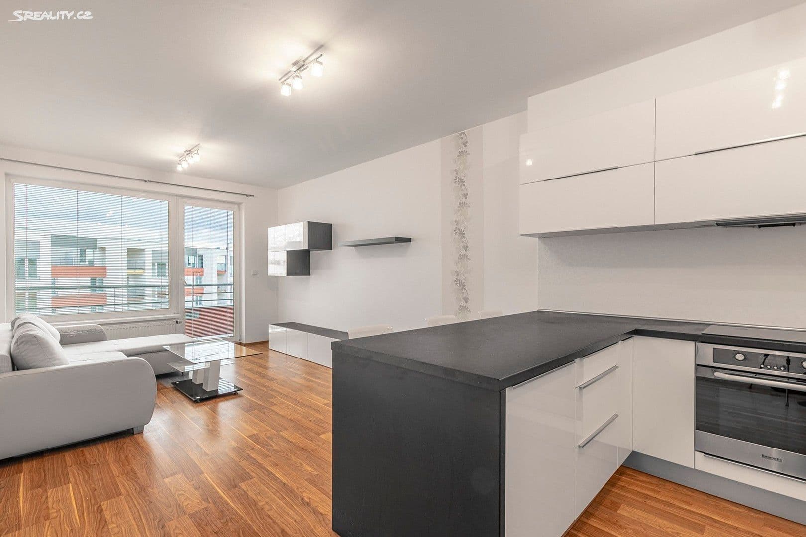 Prenájom bytu 2-izbový 56 m², Sazovická, Praha, Praha Prenájom bytu 2-izbový 56 m², Sazovická, Praha, Praha