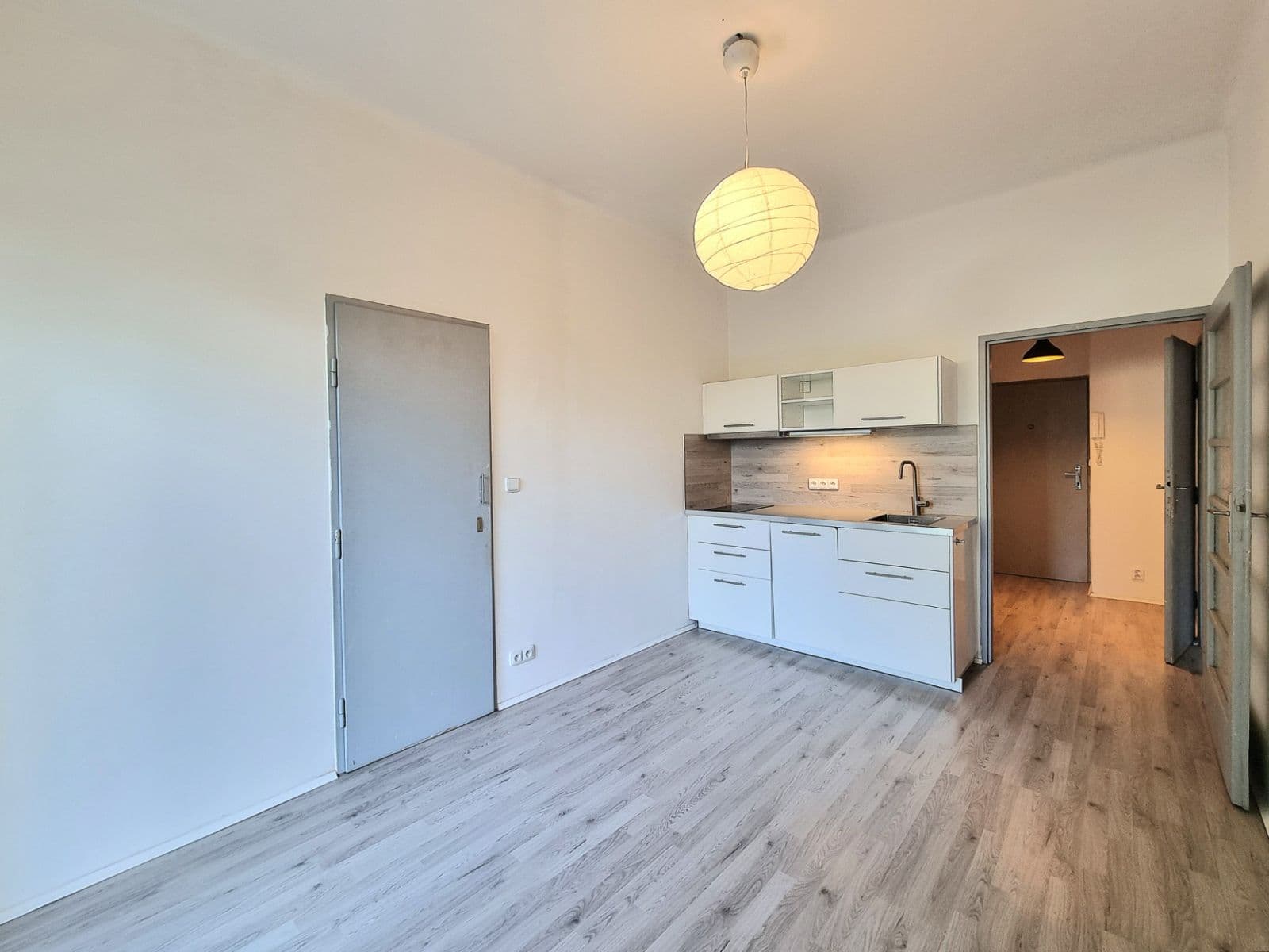 Prenájom bytu 2-izbový 48 m², Malešická, Praha, Praha Prenájom bytu 2-izbový 48 m², Malešická, Praha, Praha