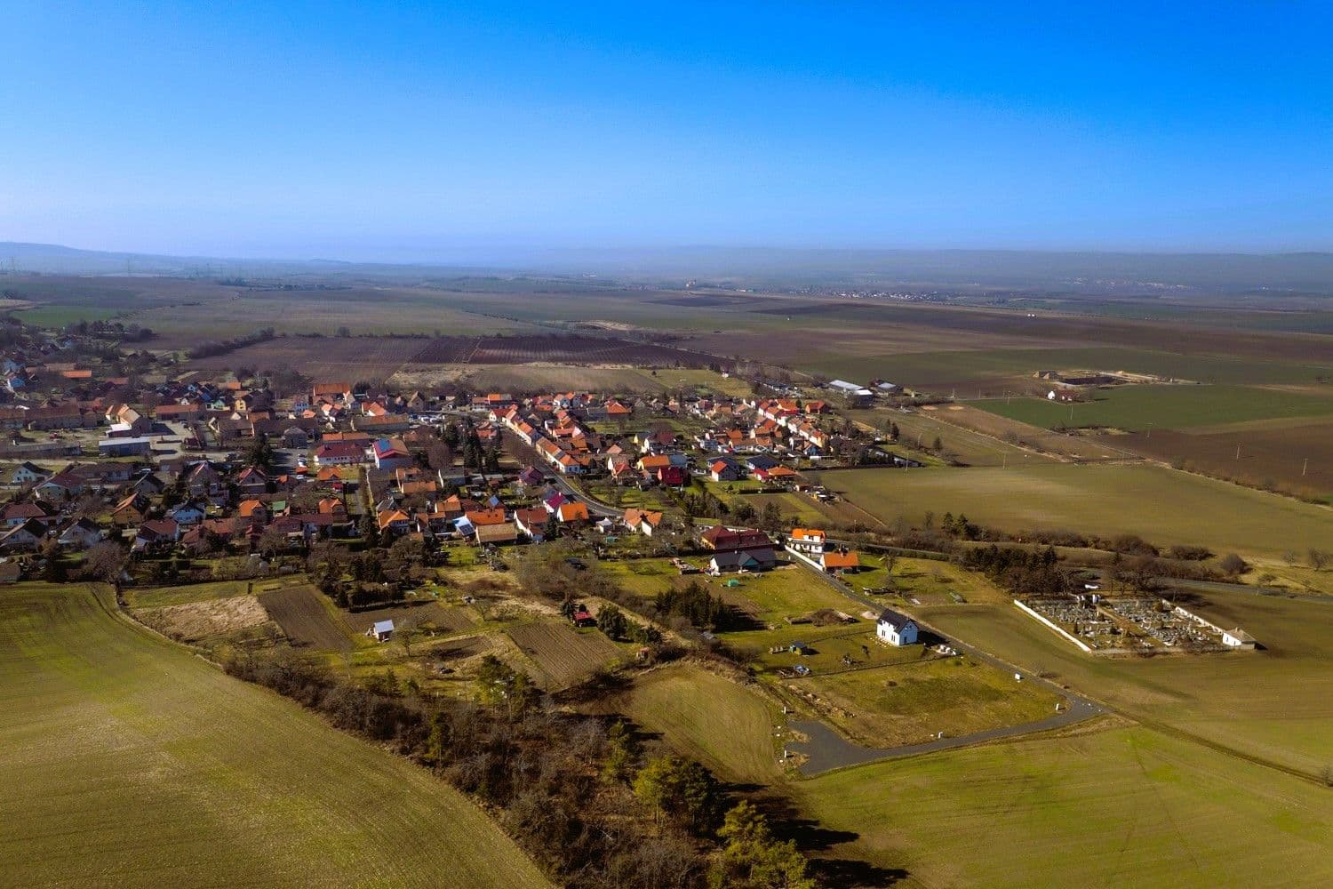 Predaj pozemku 950 m², Líšťany, Ústecký kraj Predaj pozemku 950 m², Líšťany, Ústecký kraj