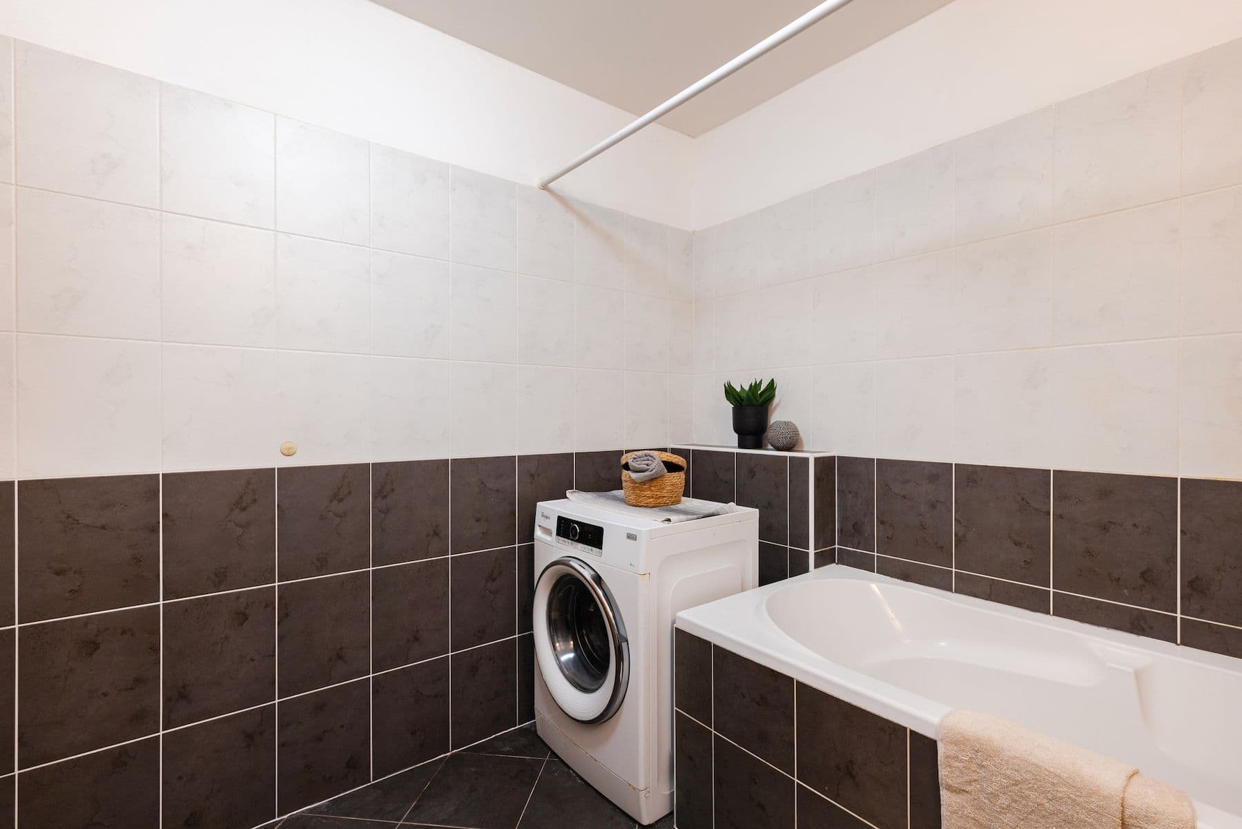 Predaj bytu 3-izbový 97 m², Na Hroudě, Praha, Praha Predaj bytu 3-izbový 97 m², Na Hroudě, Praha, Praha