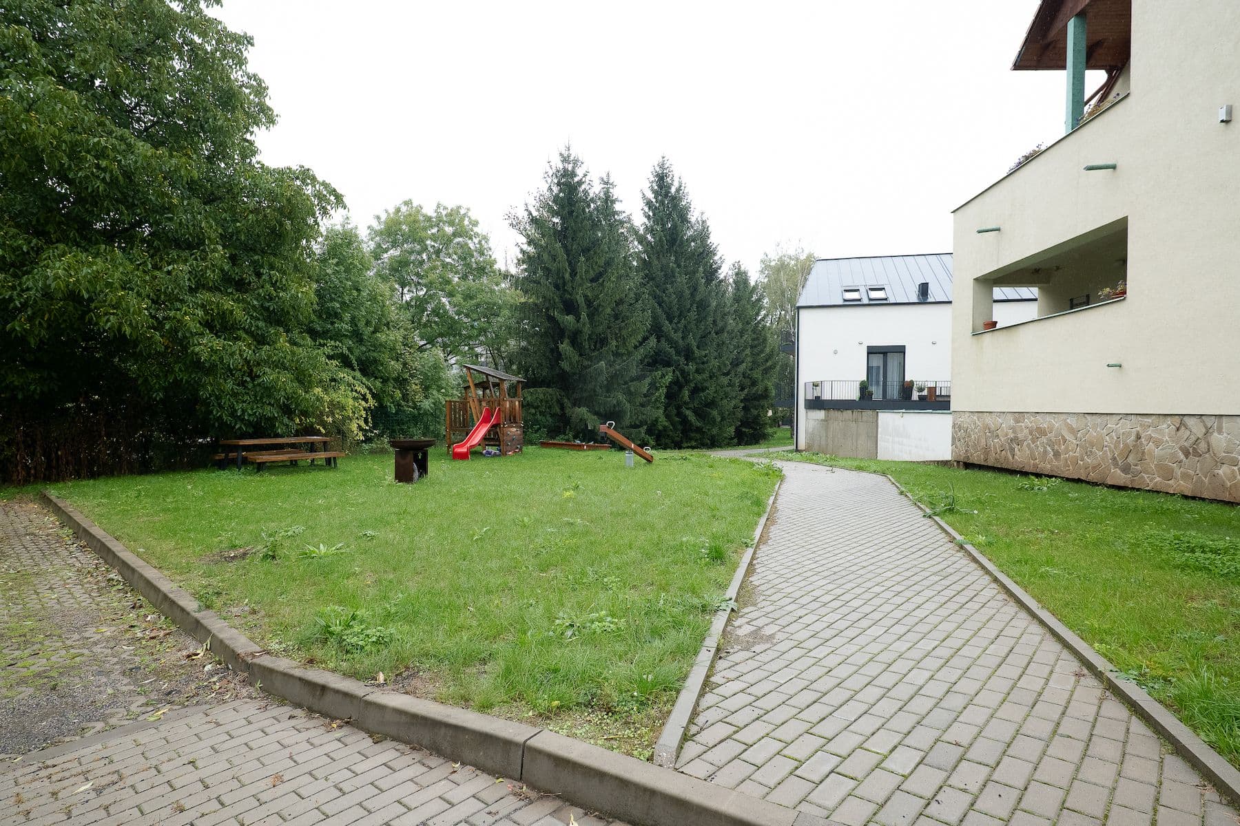 Predaj bytu 3-izbový 136 m², U Kopečku, Tuchoměřice, Středočeský kraj Predaj bytu 3-izbový 136 m², U Kopečku, Tuchoměřice, Středočeský kraj