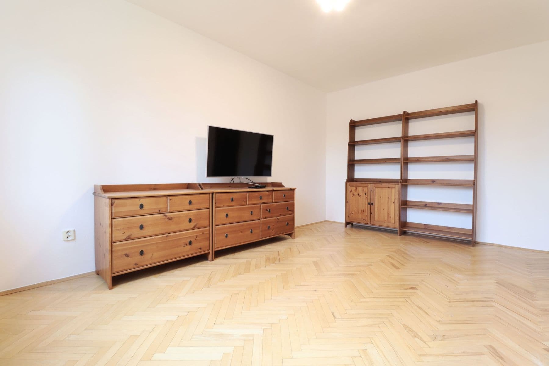Prenájom bytu 2-izbový 51 m², Sečská, Praha, Praha Prenájom bytu 2-izbový 51 m², Sečská, Praha, Praha
