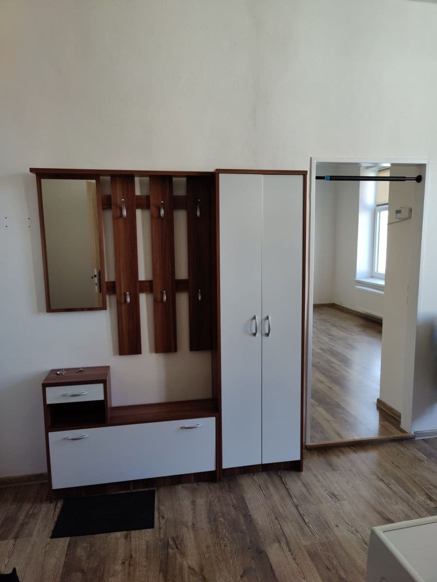 Prenájom bytu 1-izbový 39 m², Pražská, Kolín, Středočeský kraj Prenájom bytu 1-izbový 39 m², Pražská, Kolín, Středočeský kraj
