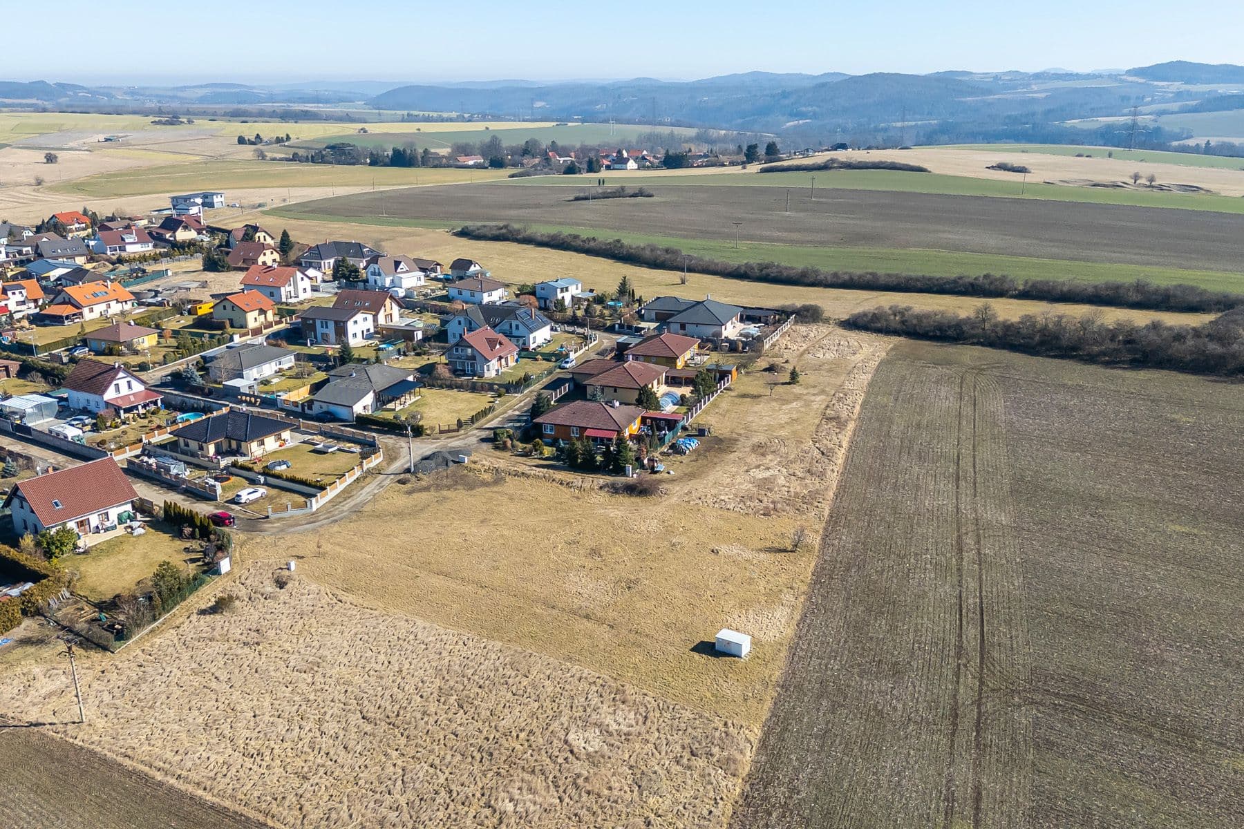 Predaj pozemku 2.412 m², Malá Hraštice, Středočeský kraj Predaj pozemku 2.412 m², Malá Hraštice, Středočeský kraj