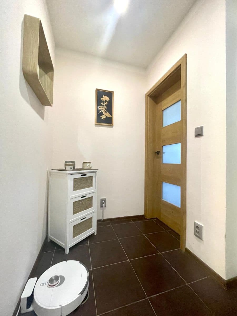 Predaj bytu 3-izbový 76 m², Hvozd, Středočeský kraj Predaj bytu 3-izbový 76 m², Hvozd, Středočeský kraj