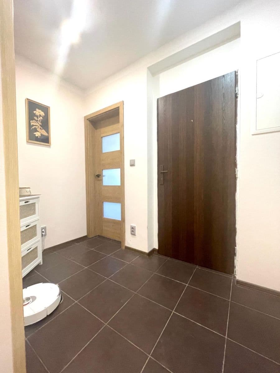 Predaj bytu 3-izbový 76 m², Hvozd, Středočeský kraj Predaj bytu 3-izbový 76 m², Hvozd, Středočeský kraj