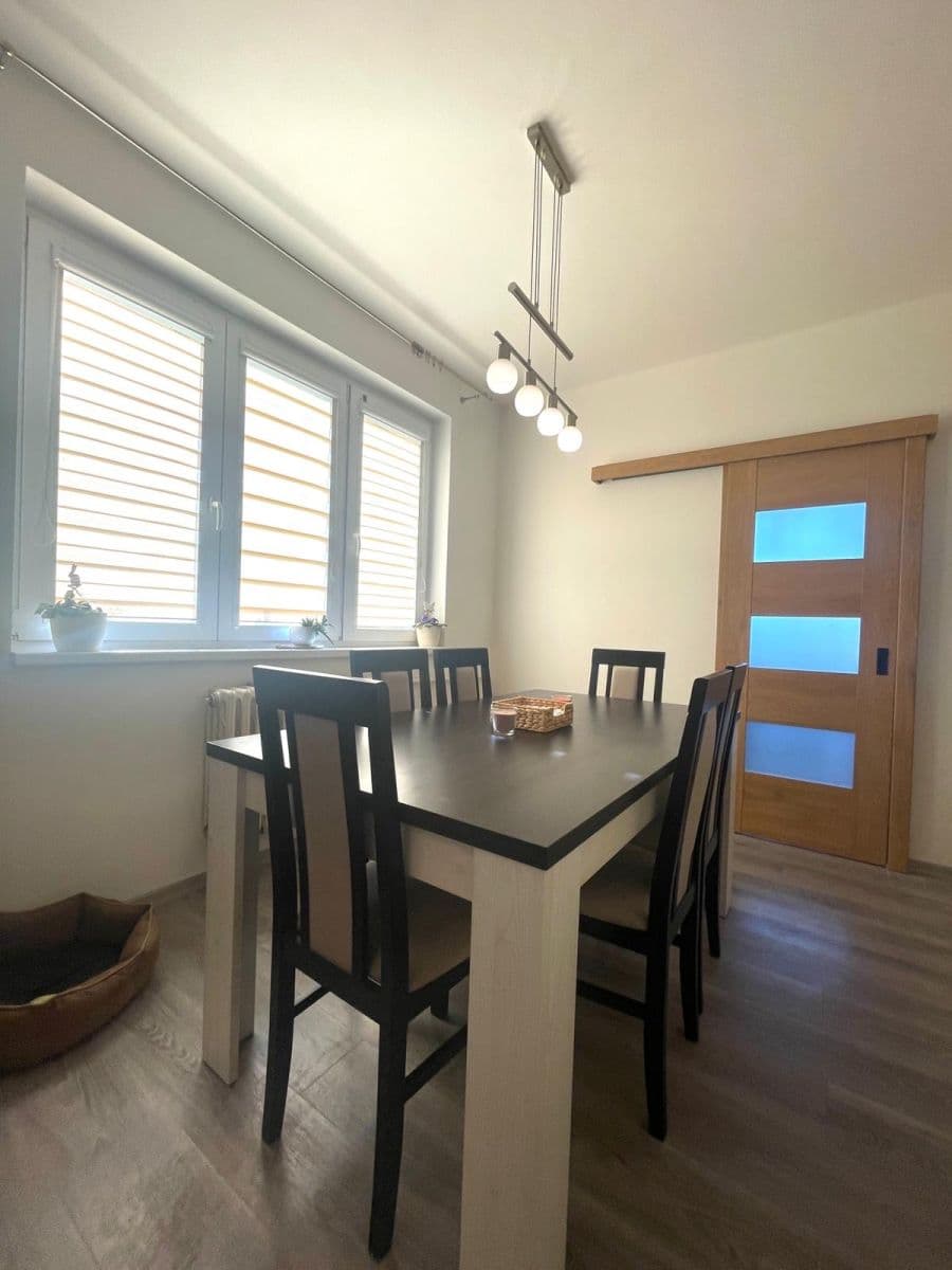 Predaj bytu 3-izbový 76 m², Hvozd, Středočeský kraj Predaj bytu 3-izbový 76 m², Hvozd, Středočeský kraj