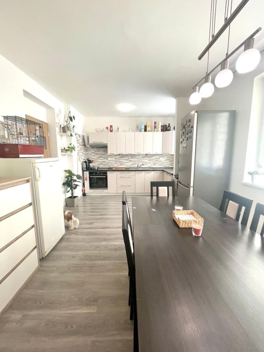 Predaj bytu 3-izbový 76 m², Hvozd, Středočeský kraj Predaj bytu 3-izbový 76 m², Hvozd, Středočeský kraj