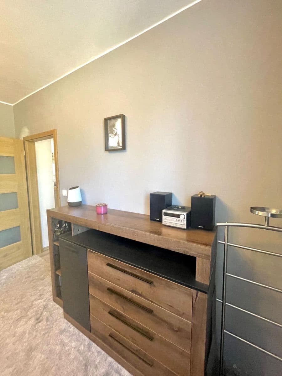 Predaj bytu 3-izbový 76 m², Hvozd, Středočeský kraj Predaj bytu 3-izbový 76 m², Hvozd, Středočeský kraj