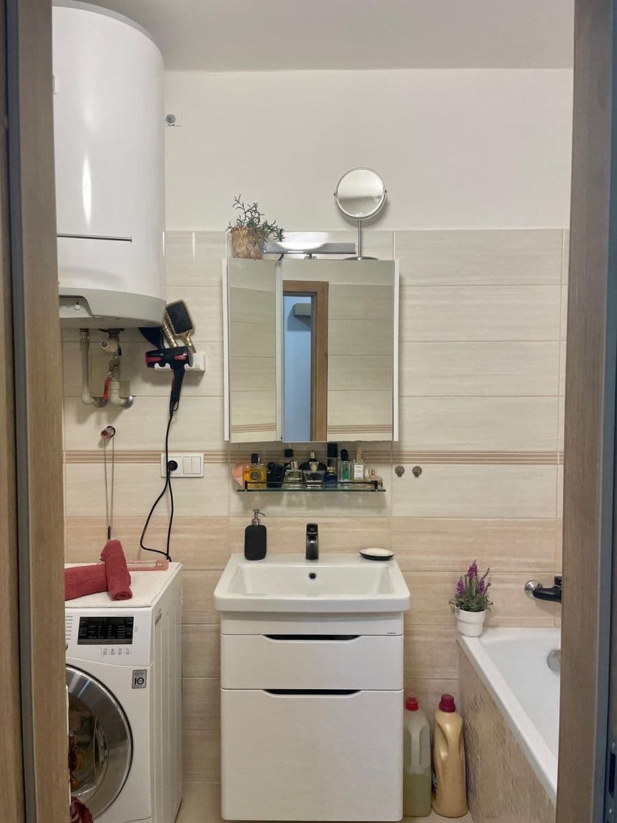 Predaj bytu 3-izbový 76 m², Hvozd, Středočeský kraj Predaj bytu 3-izbový 76 m², Hvozd, Středočeský kraj