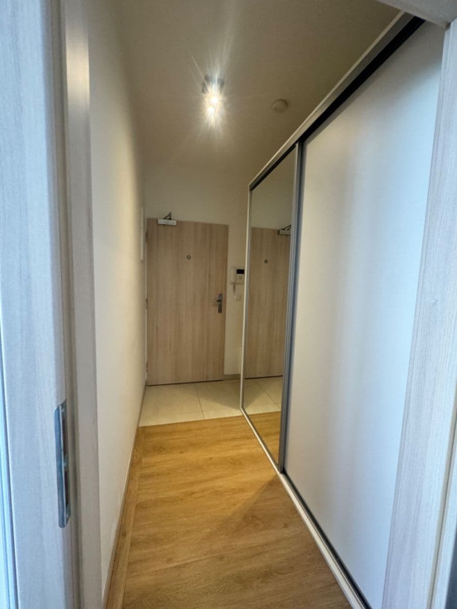 Prenájom bytu 1-izbový 34 m², Sokolovská, Praha, Praha Prenájom bytu 1-izbový 34 m², Sokolovská, Praha, Praha