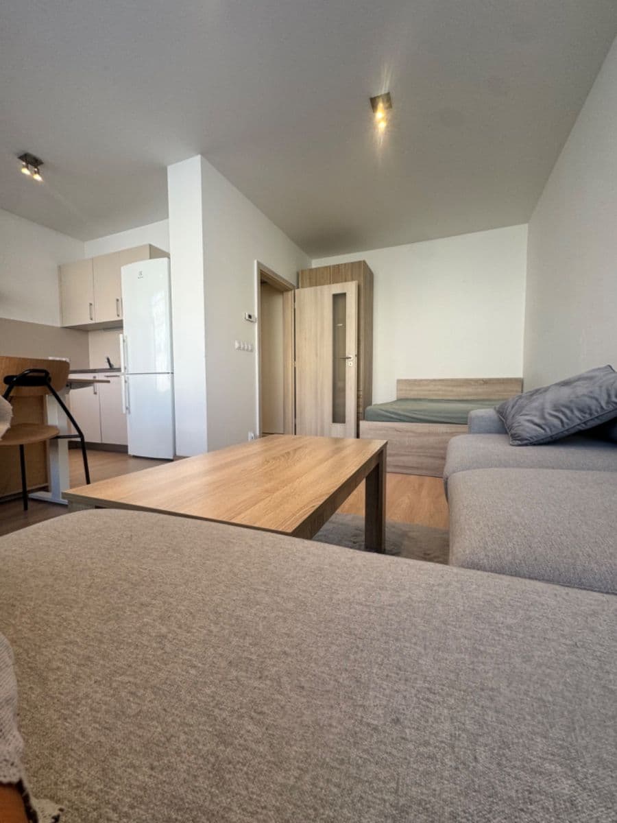 Prenájom bytu 1-izbový 34 m², Sokolovská, Praha, Praha Prenájom bytu 1-izbový 34 m², Sokolovská, Praha, Praha