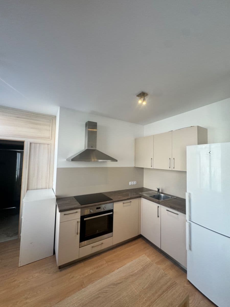 Prenájom bytu 1-izbový 34 m², Sokolovská, Praha, Praha Prenájom bytu 1-izbový 34 m², Sokolovská, Praha, Praha