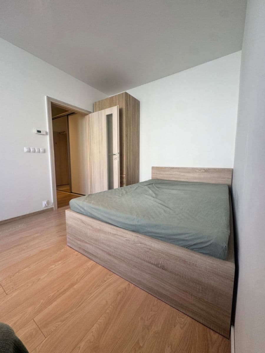 Prenájom bytu 1-izbový 34 m², Sokolovská, Praha, Praha Prenájom bytu 1-izbový 34 m², Sokolovská, Praha, Praha
