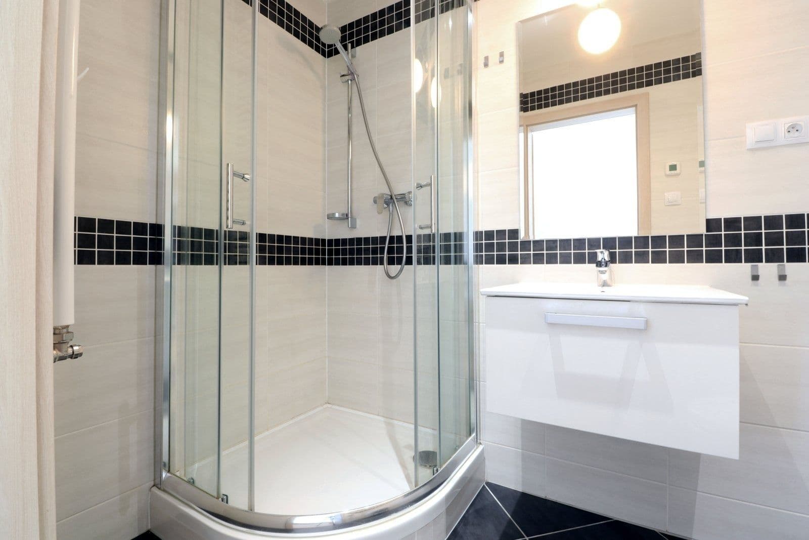 Prenájom bytu 4-izbový 110 m², Kadečkové, Praha, Praha Prenájom bytu 4-izbový 110 m², Kadečkové, Praha, Praha