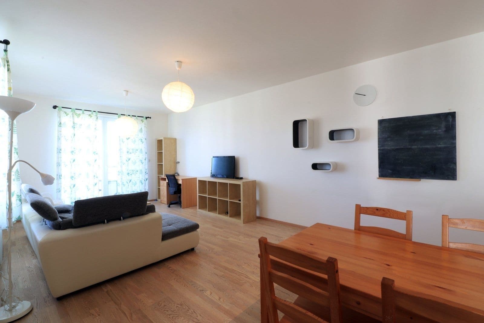 Prenájom bytu 4-izbový 110 m², Kadečkové, Praha, Praha Prenájom bytu 4-izbový 110 m², Kadečkové, Praha, Praha