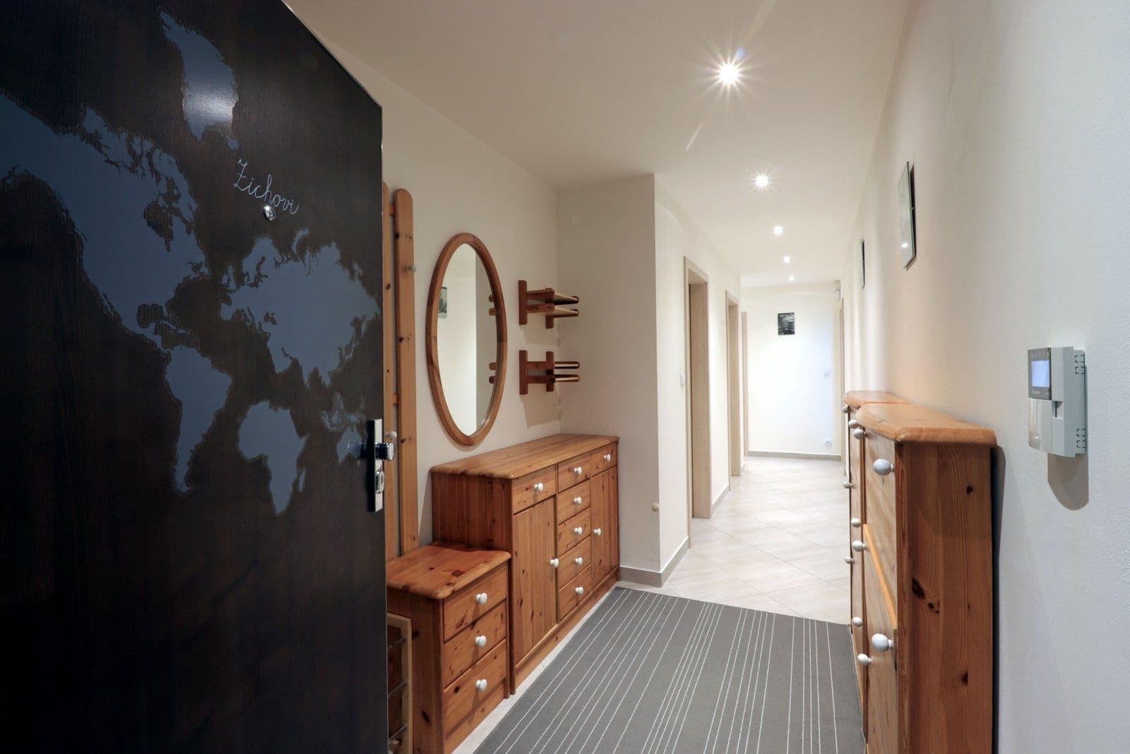 Prenájom bytu 4-izbový 110 m², Kadečkové, Praha, Praha Prenájom bytu 4-izbový 110 m², Kadečkové, Praha, Praha