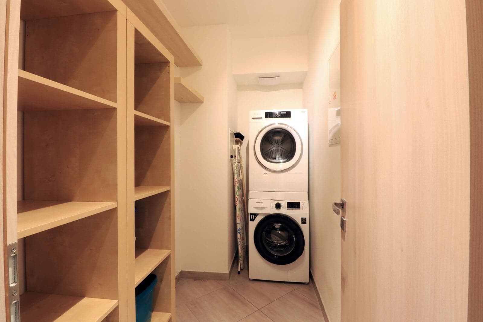 Prenájom bytu 4-izbový 110 m², Kadečkové, Praha, Praha Prenájom bytu 4-izbový 110 m², Kadečkové, Praha, Praha