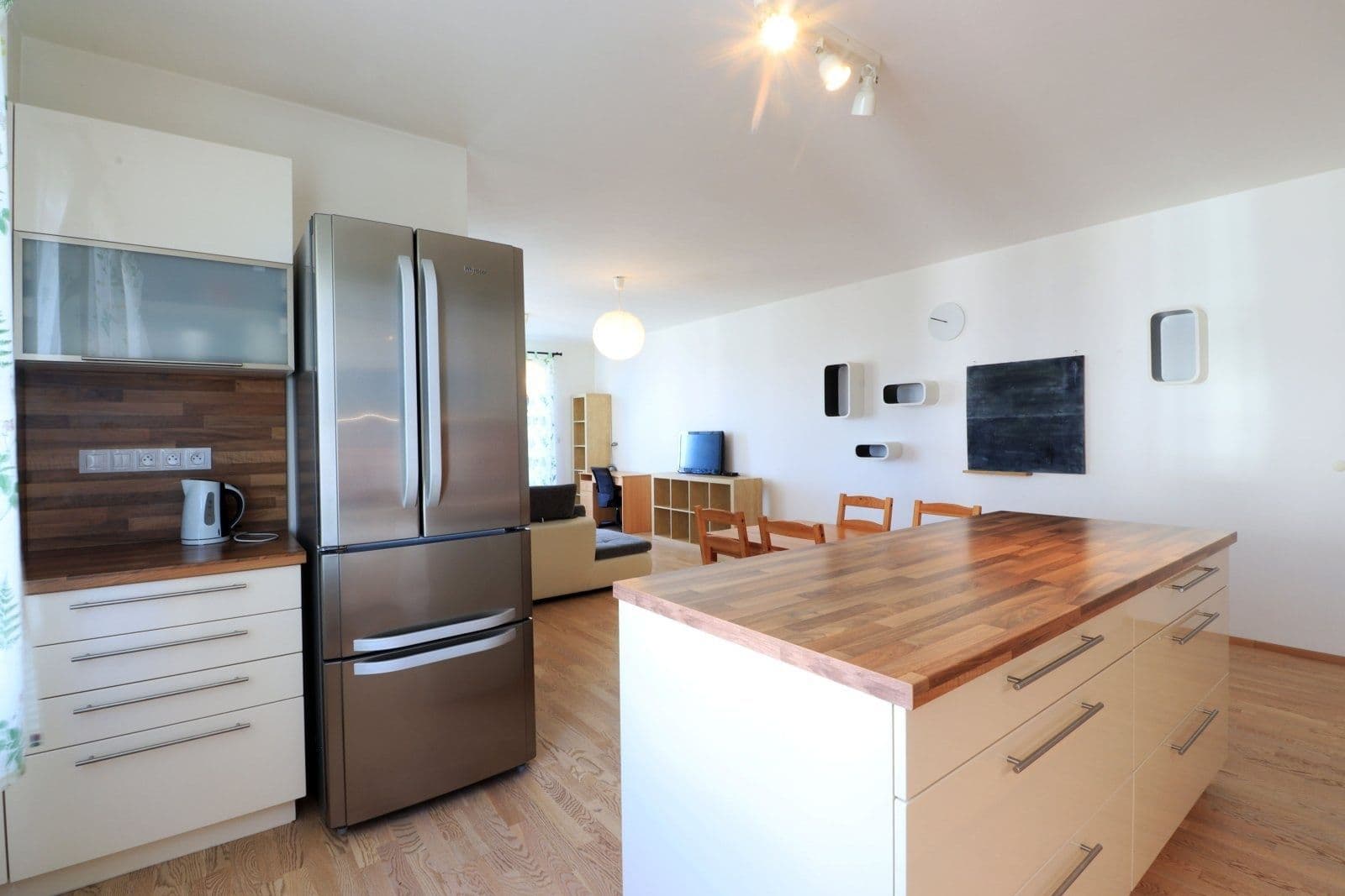 Prenájom bytu 4-izbový 110 m², Kadečkové, Praha, Praha Prenájom bytu 4-izbový 110 m², Kadečkové, Praha, Praha