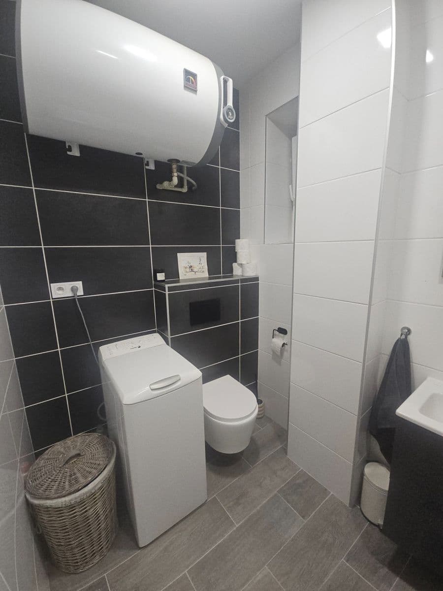Prenájom bytu 1-izbový 32 m², Pod Závěrkou, Praha, Praha Prenájom bytu 1-izbový 32 m², Pod Závěrkou, Praha, Praha