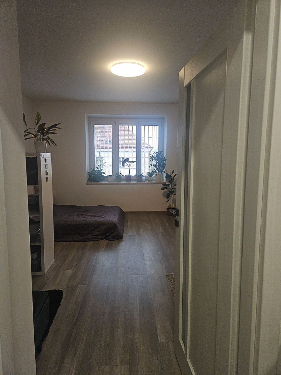 Prenájom bytu 1-izbový 32 m², Pod Závěrkou, Praha, Praha Prenájom bytu 1-izbový 32 m², Pod Závěrkou, Praha, Praha
