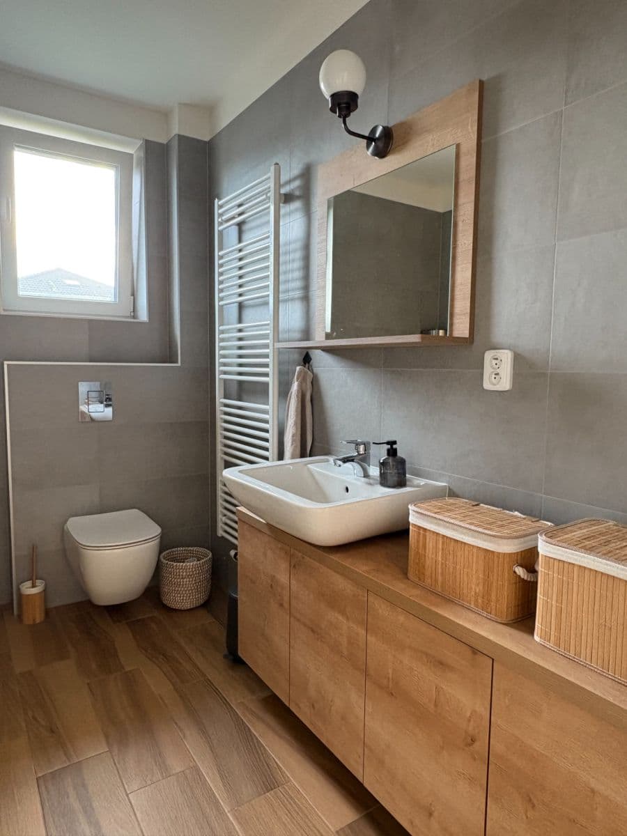 Predaj bytu 3-izbový 78 m², Polerady, Středočeský kraj Predaj bytu 3-izbový 78 m², Polerady, Středočeský kraj