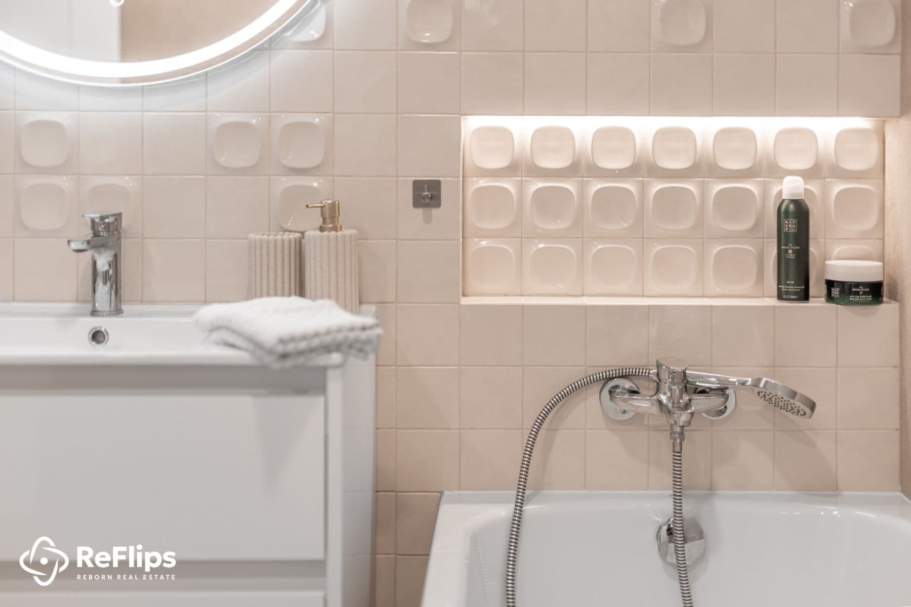 Predaj bytu 3-izbový 70 m², Sečská, Praha, Praha Predaj bytu 3-izbový 70 m², Sečská, Praha, Praha