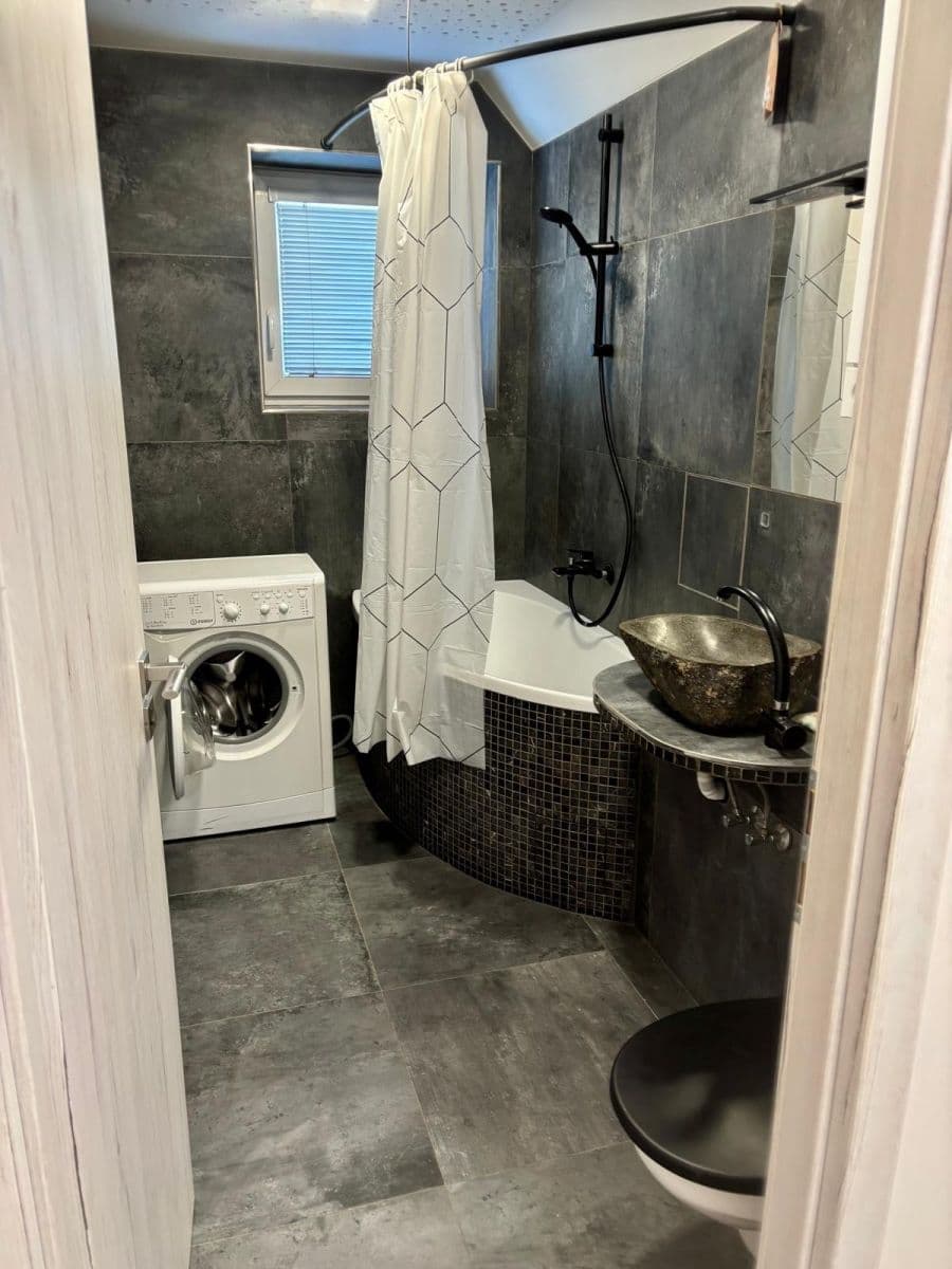 Prenájom bytu 2-izbový 59 m², Masarykova, Roztoky, Středočeský kraj Prenájom bytu 2-izbový 59 m², Masarykova, Roztoky, Středočeský kraj