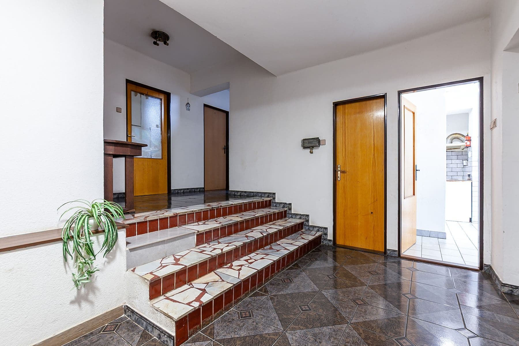 Predaj domu 270 m², pozemek 868 m², Modletice, Středočeský kraj Predaj domu 270 m², pozemek 868 m², Modletice, Středočeský kraj