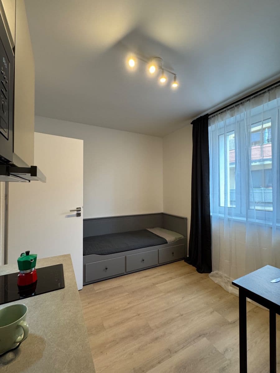 Prenájom bytu 1-izbový 20 m², Za Návsí, Praha, Praha Prenájom bytu 1-izbový 20 m², Za Návsí, Praha, Praha