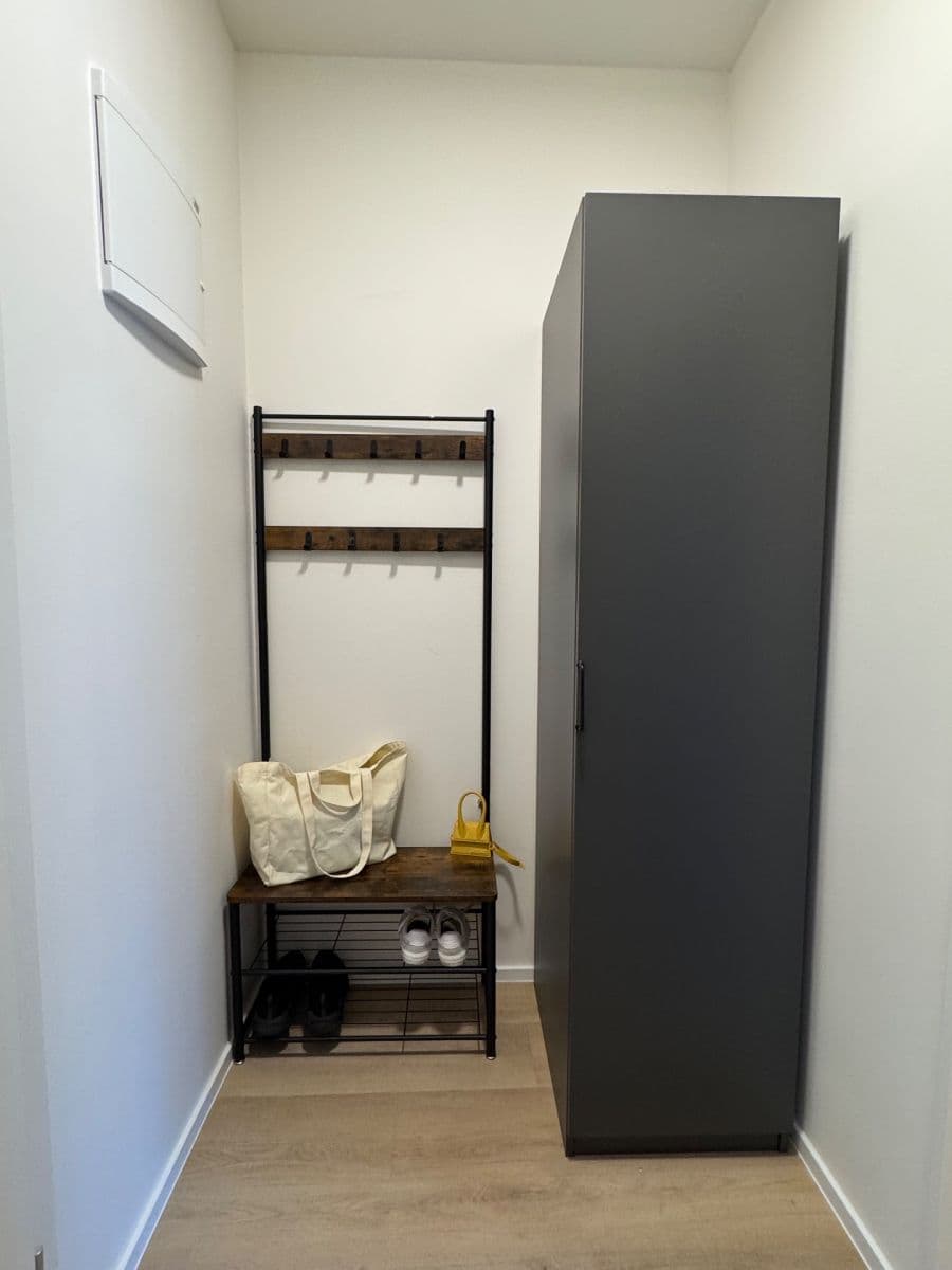 Prenájom bytu 1-izbový 20 m², Za Návsí, Praha, Praha Prenájom bytu 1-izbový 20 m², Za Návsí, Praha, Praha