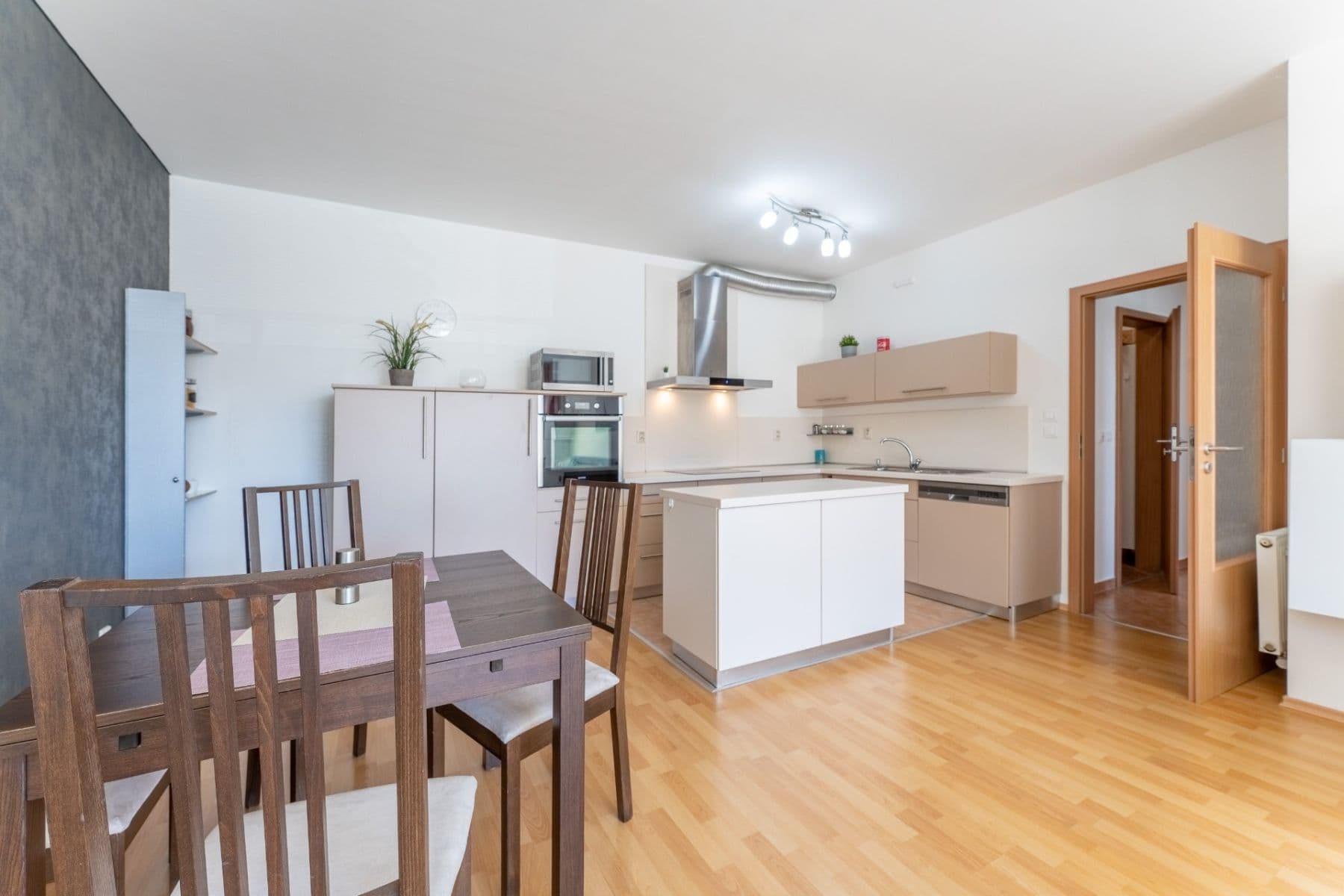 Predaj bytu 3-izbový 80 m², Sicherova, Praha, Praha Predaj bytu 3-izbový 80 m², Sicherova, Praha, Praha