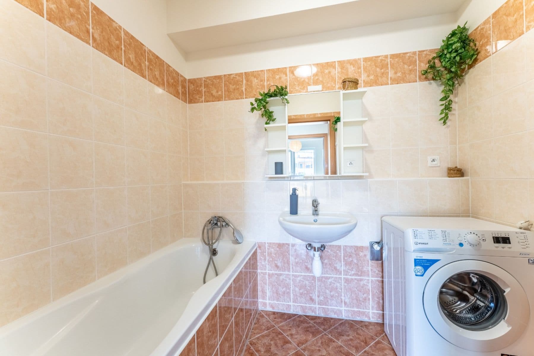 Predaj bytu 3-izbový 80 m², Sicherova, Praha, Praha Predaj bytu 3-izbový 80 m², Sicherova, Praha, Praha