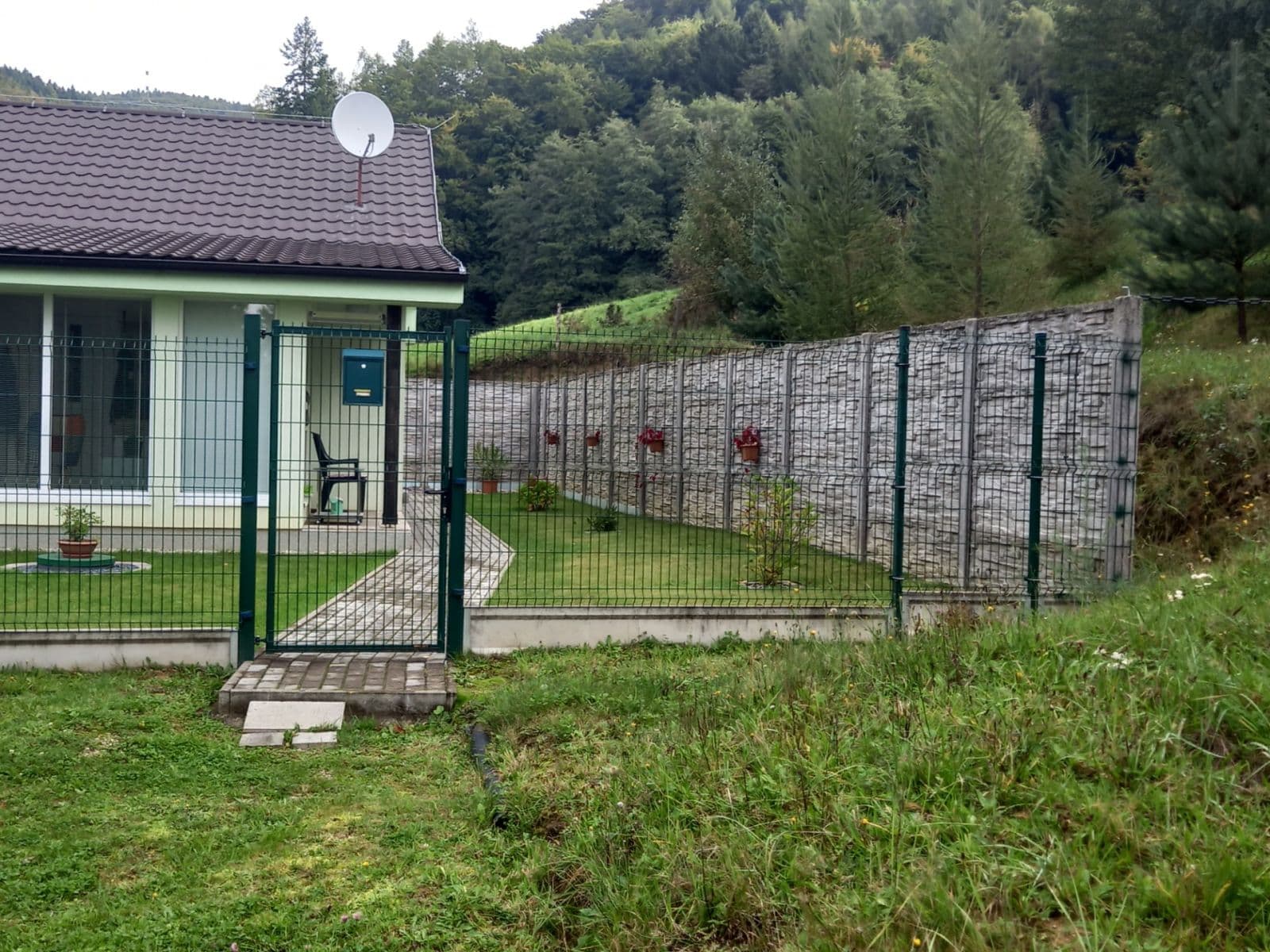 Predaj domu 70 m², pozemek 2.300 m², Malá Čausa, Trenčiansky kraj Predaj domu 70 m², pozemek 2.300 m², Malá Čausa, Trenčiansky kraj