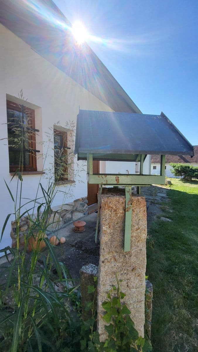 Predaj domu 147 m², pozemek 2.773 m², Dolní Hořice, Jihočeský kraj Predaj domu 147 m², pozemek 2.773 m², Dolní Hořice, Jihočeský kraj